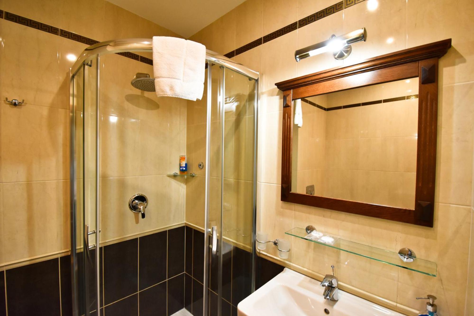 Country Saloon Bela Hotel Bagian luar foto