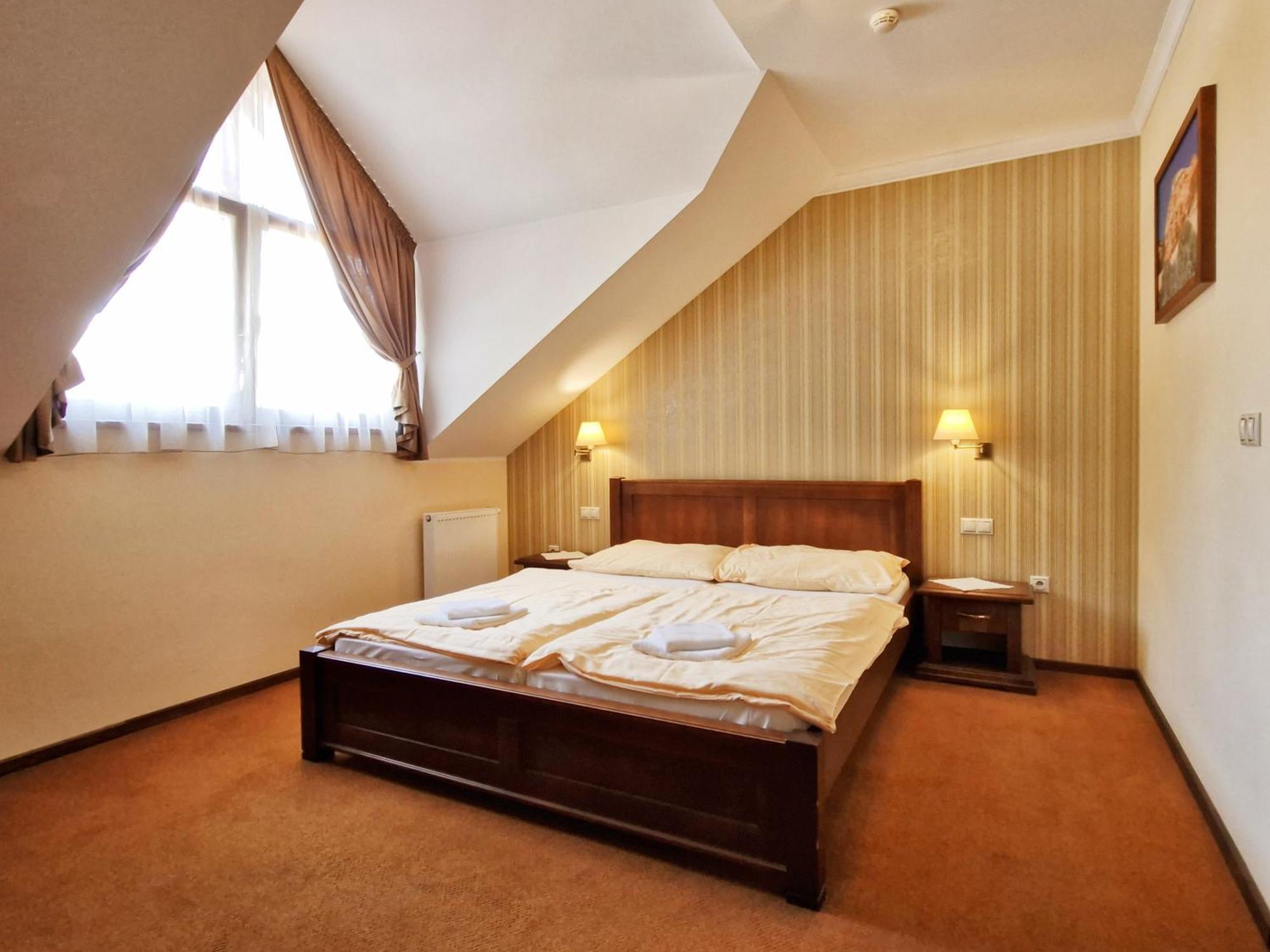 Country Saloon Bela Hotel Bagian luar foto